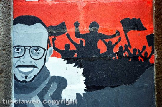 Viterbo - Il murale dedicato ad Adil Belakhdim in via della volta buia