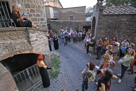 "Voci di donne, echi di storia"