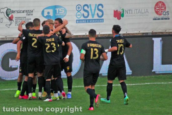Sport - Calcio - Viterbese - L'esultanza dei gialloblù