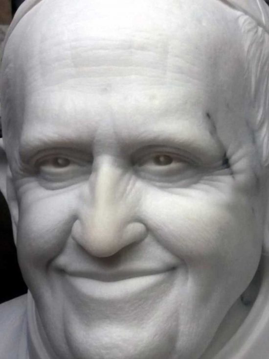 Papa Francesco - la scultura di Ivan Cusi