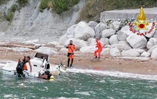 Ancona - Imbarcazione naufragata