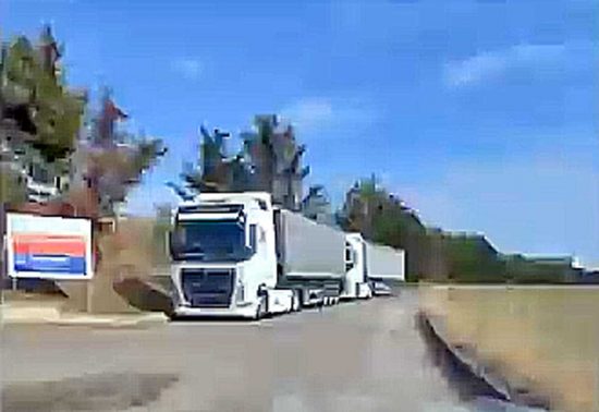 Viterbo - Tir davanti alla discaria