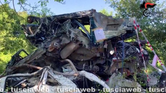 Ronciglione - “Cannibalizzavano” auto rubate per rivenderle a pezzi, due arresti