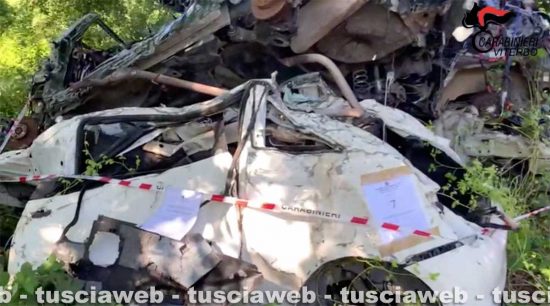 Ronciglione - “Cannibalizzavano” auto rubate per rivenderle a pezzi, due arresti