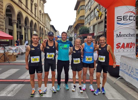 Sport - Atletica - La squadra At Running ai campionati italiani Master di mezza maratona
