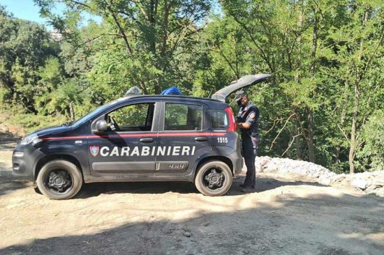 Montebuono - Scarica 60 metri cubi di rifiuti in un bosco sottoposto a vincolo ambientale