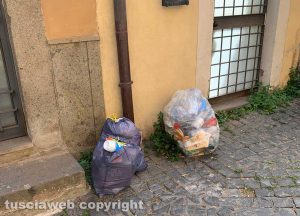 Viterbo - Rifiuti in via Lucchi