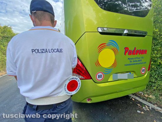 Viterbo - Autobus contro macchina sulla Sammartinese