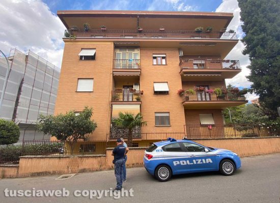 Viterbo - Via Monte Cengio - Il palazzo da cui sarebbe precipitato l'uomo