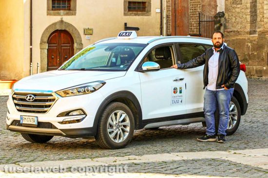 Viterbo - Matteo Ruchini e il taxi numero 4