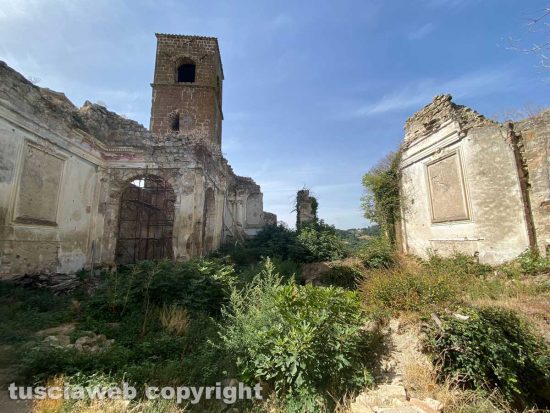 Celleno - Le rovine della chiesa del borgo