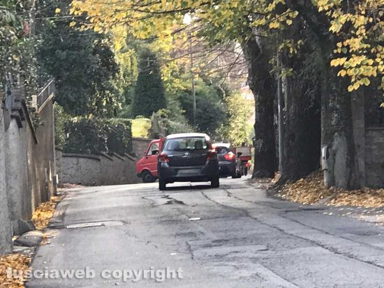 Tetto in fiamme a San Martino al Cimino - Il traffico interrotto