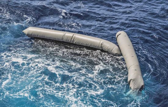 Un gommone affondato in mare