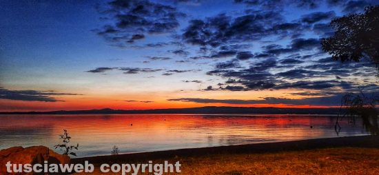 Tramonto al lago di Bolsena