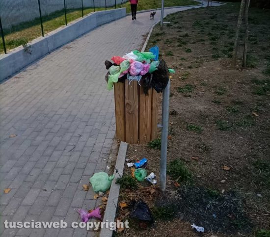 Viterbo - Un secchio colmo tra via Monti Cimini a via Monte Nevoso