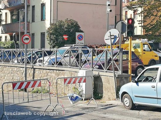 Viterbo - Le transenne al quartiere Pilastro nel giorno delle partite casalinghe allo stadio Rocchi
