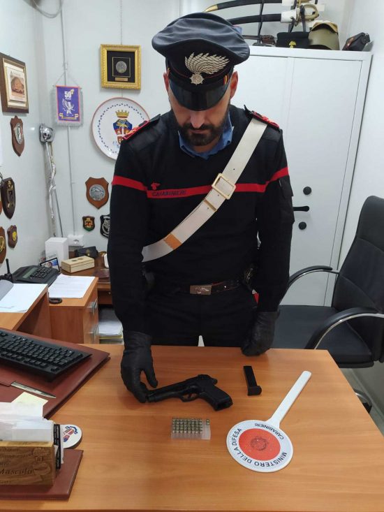 Borgorose - Carabinieri - La pistola scacciacani sequestrata
