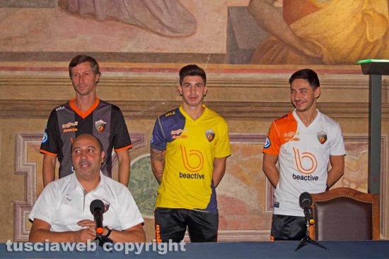 Sport - Calcio a cinque - Active network - Marco Valenti e alcuni calciatori
