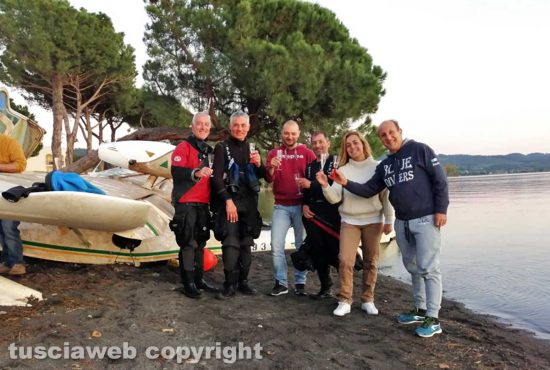 Bolsena - Il recupero del velivolo precipitato nel lago