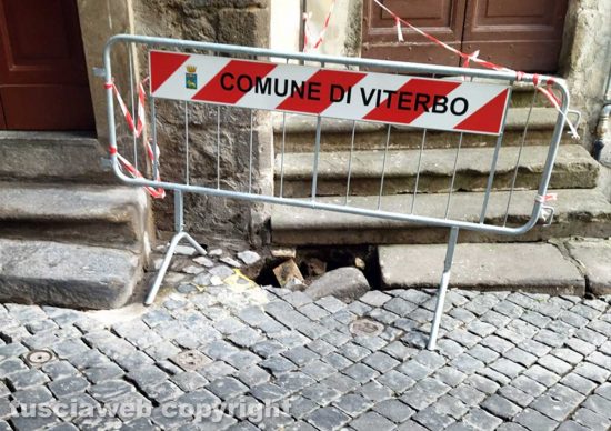 Viterbo - La zona transennata a via Santa Maria Egiziaca