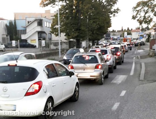 Viterbo - Traffico in tilt sulla Cassia Nord