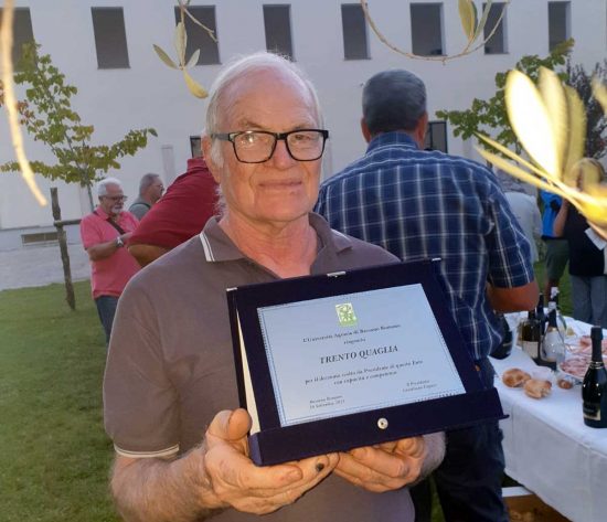 Bassano Romano - La consegna della targa a Trento Quaglia