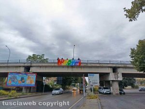 Striscione a favore della candidatura di Viterbo per il Lazio pride