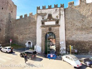 Viterbo - Il restauro di Porta della Verità