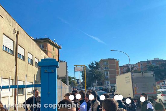 Viterbo - Lo sciopero degli studenti all'istituto Francesco Orioli