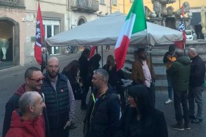 Viterbo - La petizione popolare di CasaPound per l'abolizione del green pass