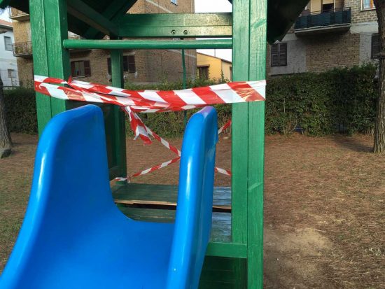 Vejano - Lo scivolo del parco inaccessibile