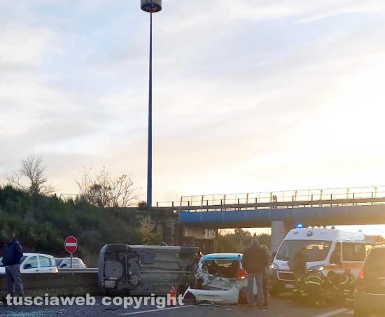 Incidente sulla superstrada, tra Vitorchiano e Viterbo