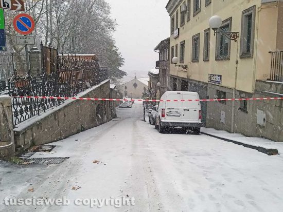 Neve a Montefiascone - Via San Flaviano chiusa al traffico