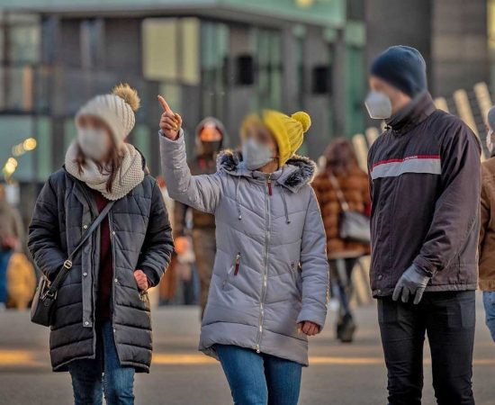 Milano - Scatta l'obbligo delle mascherine all'aperto