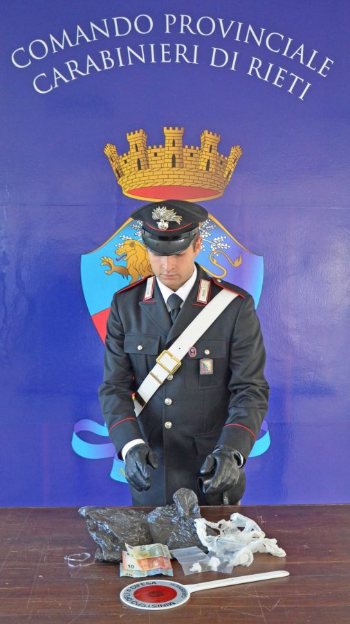 Rieti - 25enne sorpreso a spacciare eroina lungo la pista ciclabile