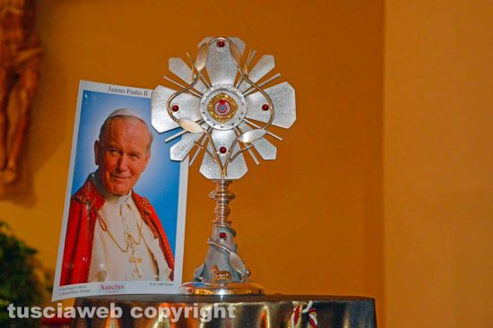 Viterbo - La reliquia di San Giovanni Paolo II nella chiesa di Villanova