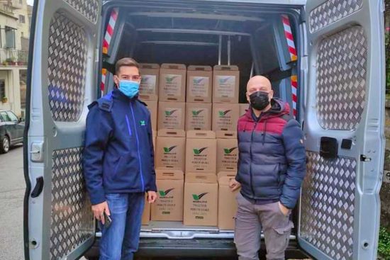 Castel Sant'Elia - L'associazione Enzimi ha donato cento pacchi alimentari per le famiglie in difficoltà