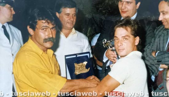 Vincenzo Montalbotti durante una premiazione del palio delle botti