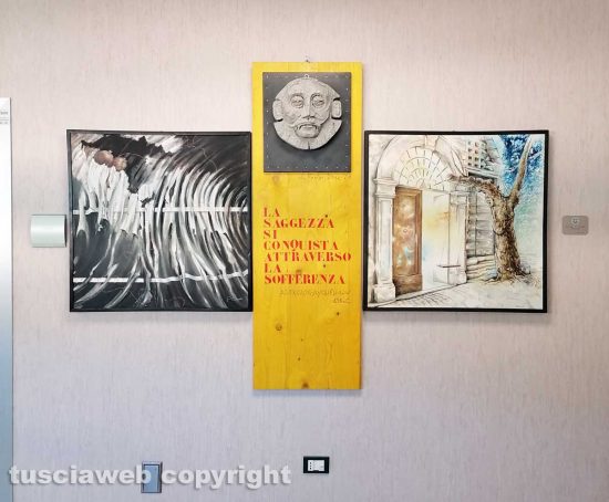 Viterbo - Il gruppo d'arte Incontriamo il nostro tempo dona tre opere al reparto malattie infettive di Belcolle