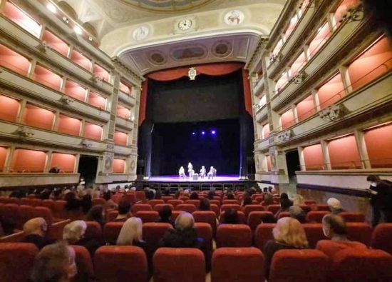 Viterbo - "Non ci arrendiamo" al teatro dell'Unione