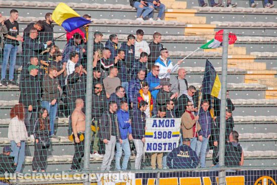 Sport - Calcio - Viterbese - I tifosi in curva