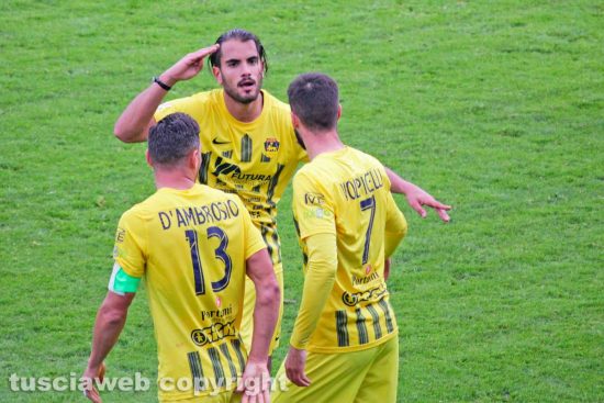 Sport - Calcio - Viterbese - L'esultanza di Michele Volpe