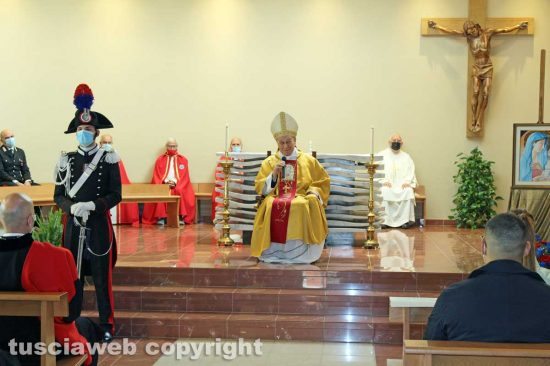 Viterbo - Il vescovo Lino Fumagalli alla celebrazione della Virgo Fidelis