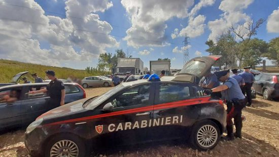 L'intervento dei carabinieri al rave tra Ponte Galeria e Vitinia