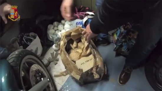 Napoli - Polizia - 26 arresti da parte delle squadra mobile