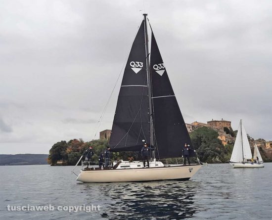 Bolsena - 'Libere veleggiate' su lago di Bolsena 