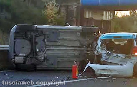 Incidente sulla superstrada, tra Vitorchiano e Viterbo