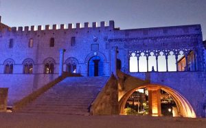 Viterbo - Palazzo dei Papi azzurro per l'Unicef