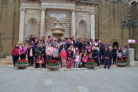 Farnese - L'iniziativa in occasione dell'Ottobre rosa