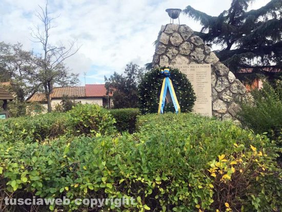 Viterbo - Ripulito il monumento ai caduti di Tobia